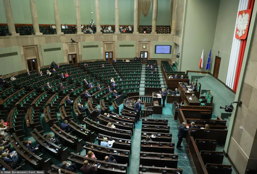 Minął rok prezydentury Karola Nawrockiego. Najnowszy sondaż to jasny sygnał od Polaków