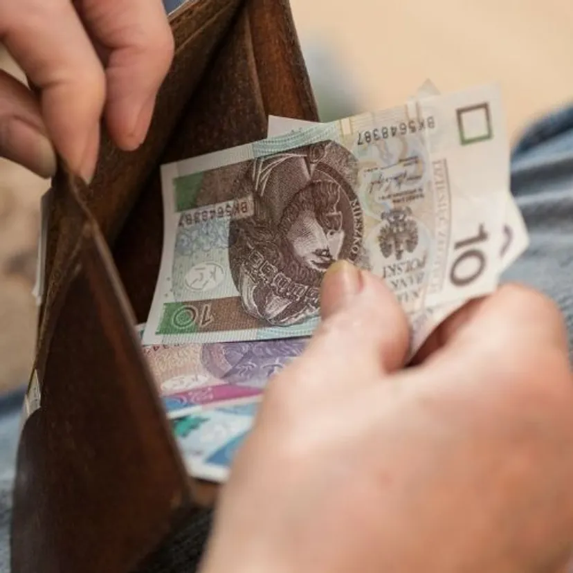 65 lat i ani jednego dnia pracy. ZUS i tak może wypłacić prawie 2 tys. zł