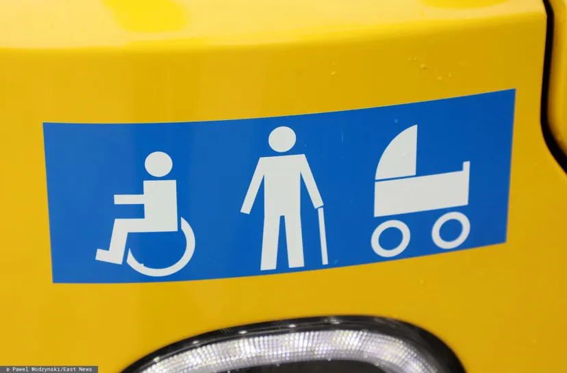 Świetne wieści dla seniorów. Pojadą za darmo, nawet nie potrzebują legitymacji emeryta