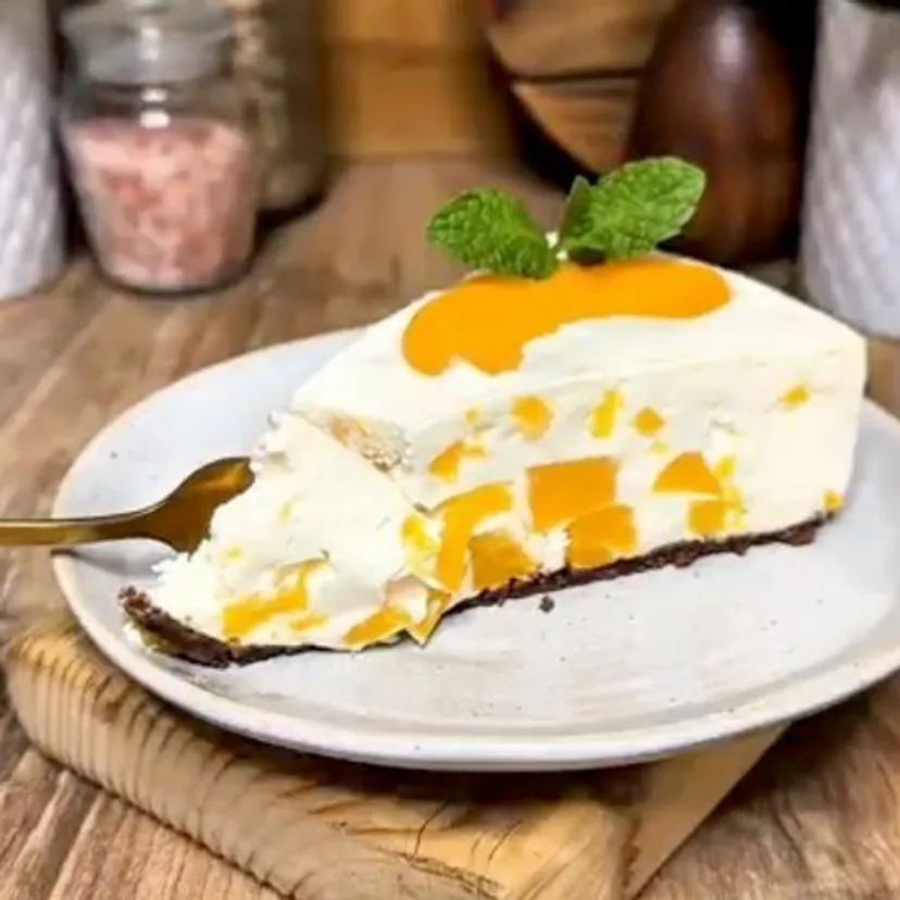 Najprostszy sernik z brzoskwiniami. Rodzina bez przerwy prosi o to ciasto