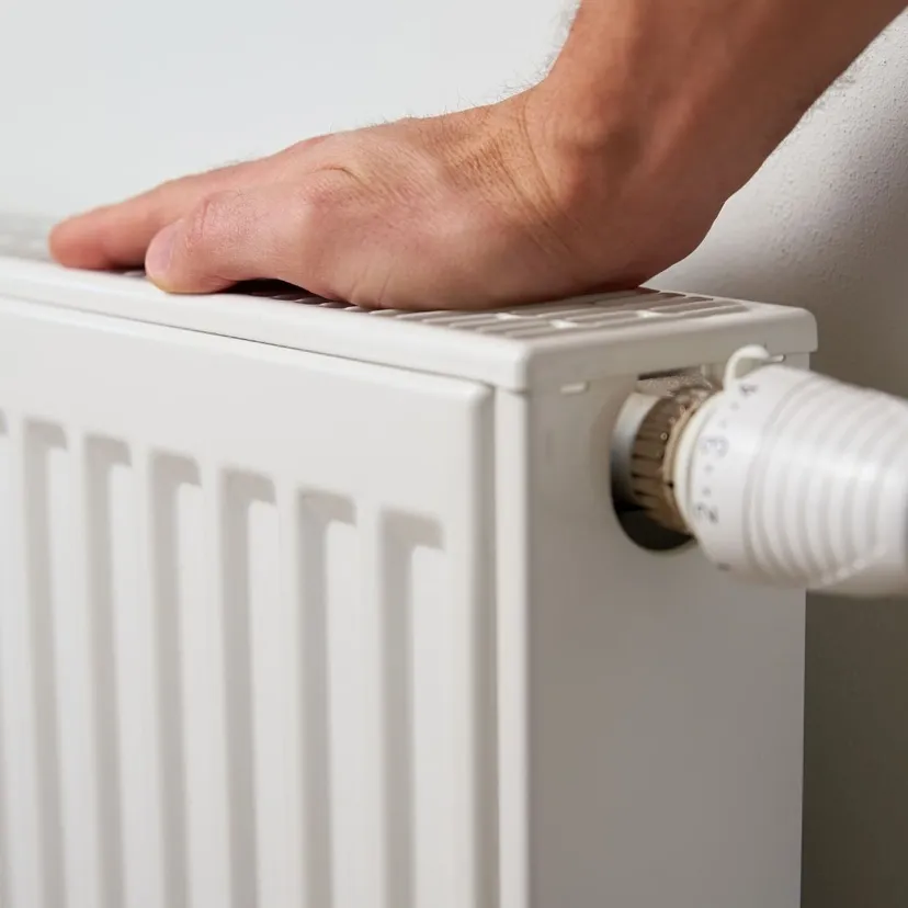 Kiedy włączą ogrzewanie w blokach? Zarządcy kierują się niepisaną zasadą dotyczącą temperatury