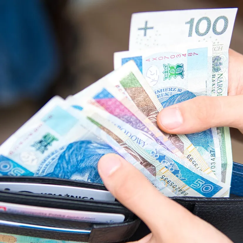 Tyle musisz zarabiać, jeśli chcesz mieć 5 tys. zł emerytury. Oto minimum dla 40-latka