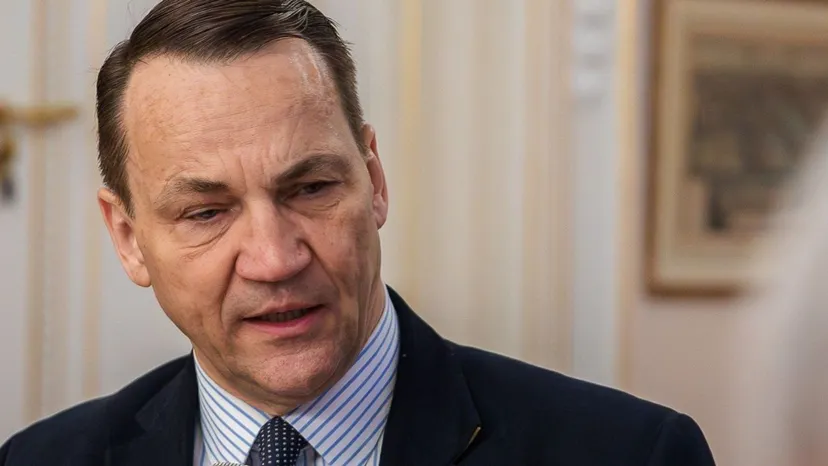 "Nie jesteśmy popychadłem". Hołownia interweniuje w sporze Sikorskiego i Muska