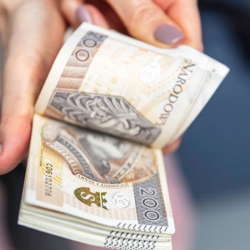 Pracujący seniorzy mogą dostać nową ulgę. Projekt trafił już do Sejmu