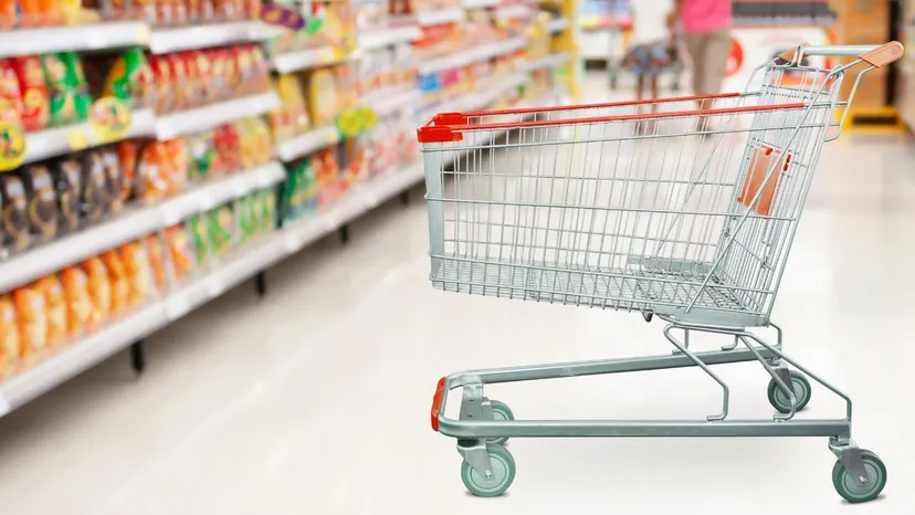 Znana sieć supermarketów wprowadza nową markę. Tańsze produkty są już dostępne na półkach