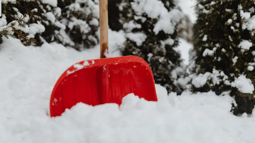 Śnieżyca i dwucyfrowy mróz w dzień. IMGW ostrzega: ta część Polski zamarznie najszybciej