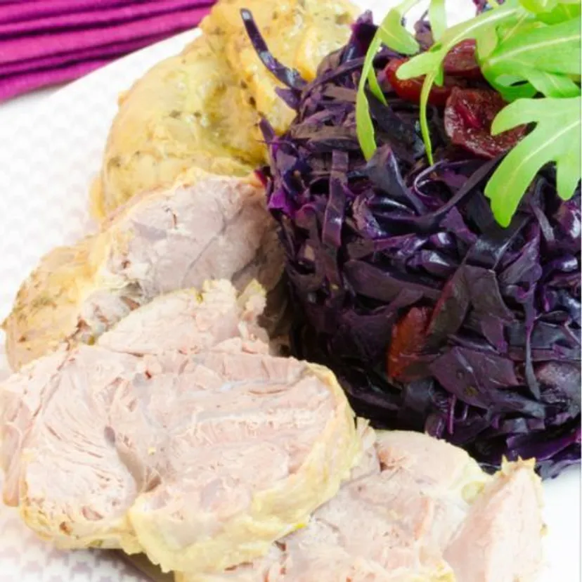 Żadna oliwa i śmietana. Surówkę z czerwonej kapusty zalewam tym aromatycznym sosem