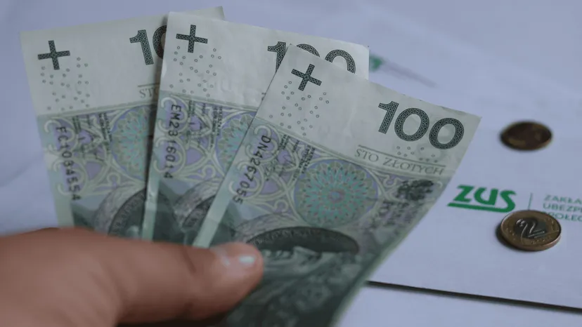 Bank może zamknąć konto nieużywane przez dłuższy czas. Jak wypłacić z niego pieniądze?