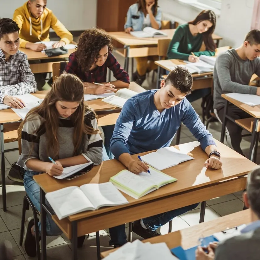Po tych studiach można zarabiać 14 tys. zł brutto. Jeden kierunek zdominował ranking