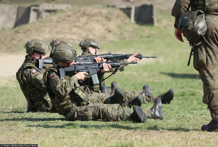 Zarobki żołnierzy w 2025. Podwyżka weszła w życie, to o kilkaset złotych więcej