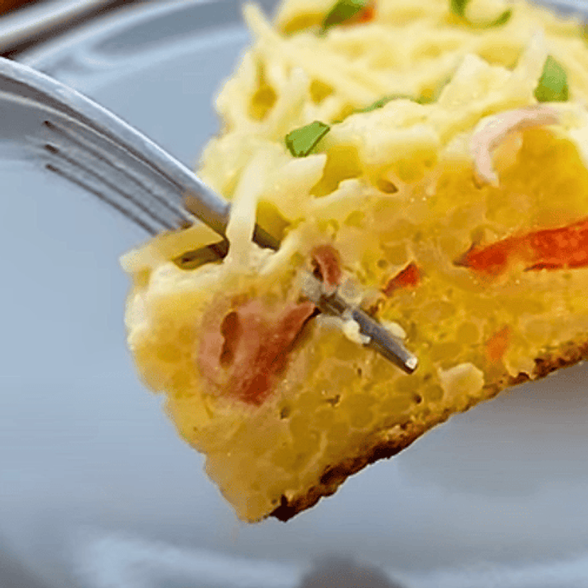 Ugotuj makaron i dodaj jajka. Ten tani obiad zasmakuje każdemu, zrobisz go w chwilę