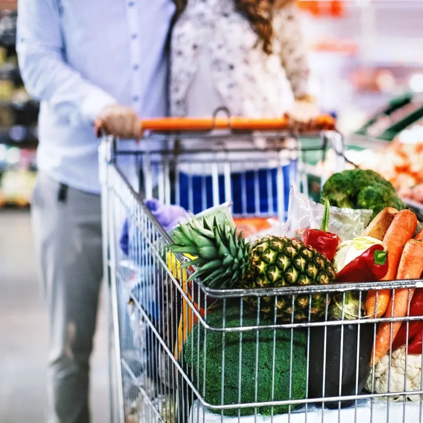 Ceny żywności w 2026 roku. Te produkty potaniały najbardziej. Rekordzista tańszy niemal o 35%