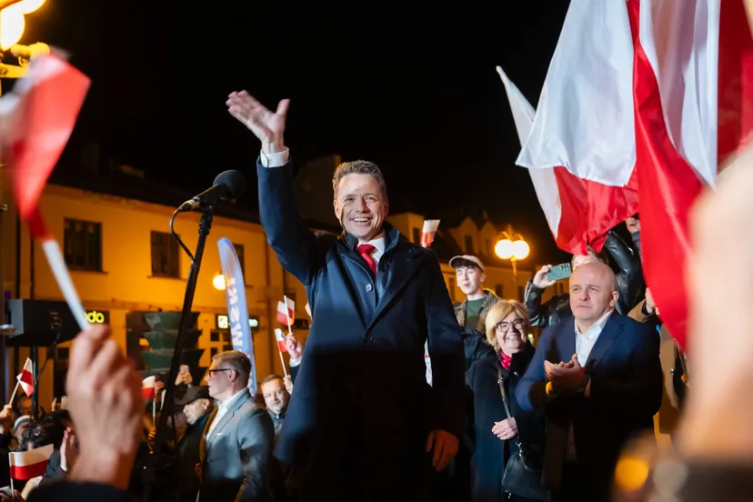 Zewnętrzna ingerencja w wybory staje się faktem. "Międzynarodowy sojusz" wspierał Rafała Trzaskowskiego 