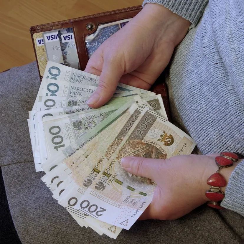 W tych dwóch miesiącach najlepiej przejść na emeryturę. Różnica sięga nawet 500 zł miesięcznie