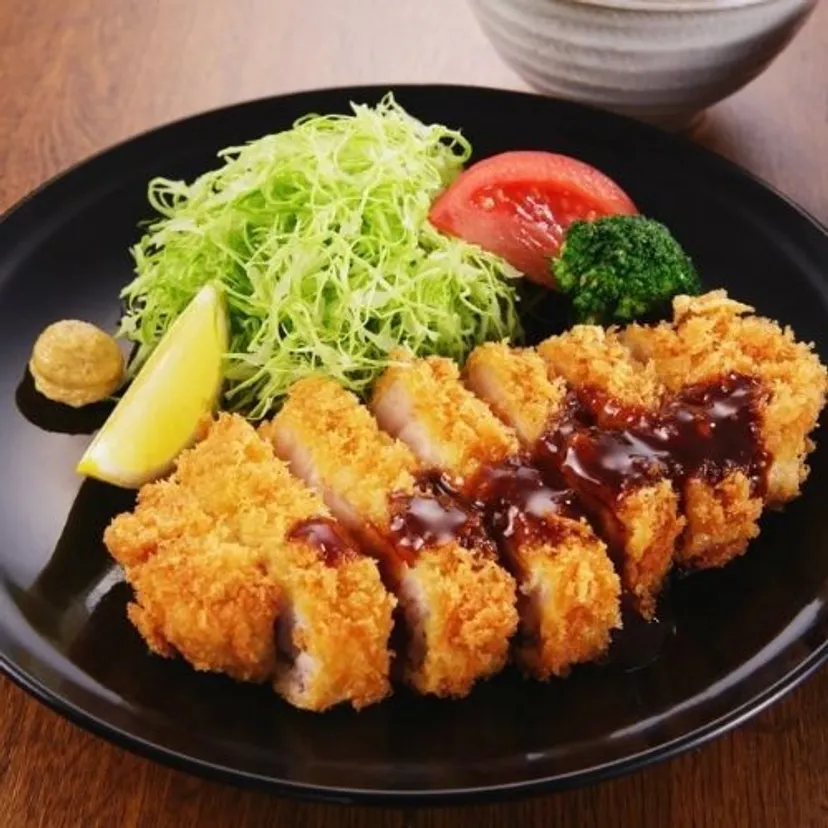 Tonkatsu. Japoński schabowy, którego trzeba spróbować