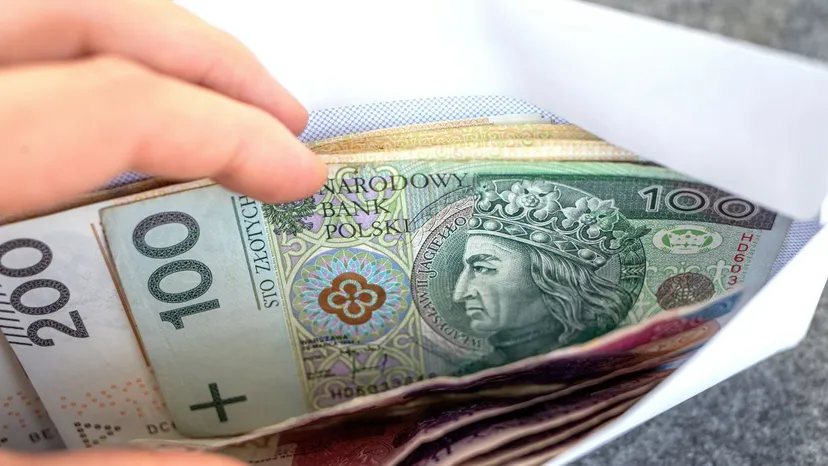 W ZUS zapadła decyzja. 8,8 mln Polaków dostanie listy, dowiedzą się, czy należą im się pieniądze