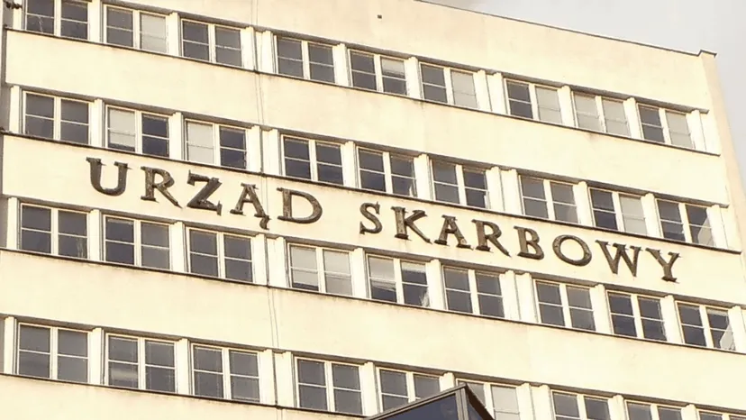 Gotówka po zmarłym to nie dodatek do spadku. Urząd Skarbowy tylko czeka na taką wpłatę
