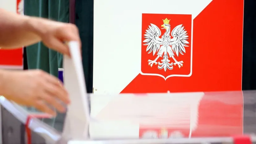 Polacy głosują w II turze. Najnowsze dane PKW, podano frekwencję do godziny 17:00