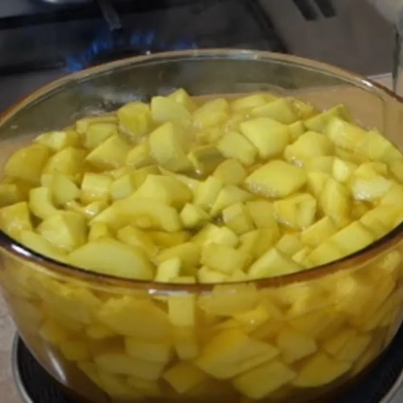Cukinia zalana tą zalewą smakuje jak ananas. Co roku robię więcej niż jedną porcję