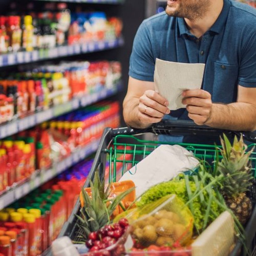 Lidl i Biedronka prześcigają się w promocjach. Uwielbiane produkty za ułamek ceny