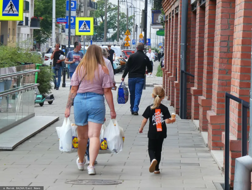Hitowe poduszki z Biedronki w mig zniknęły z półek. W sieci sprzedają je za krocie