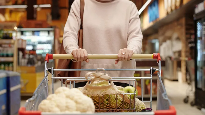 Taką oliwę Polacy kupują w sklepach na potęgę. Nie wiedzą, co faktycznie znajduje się w butelce