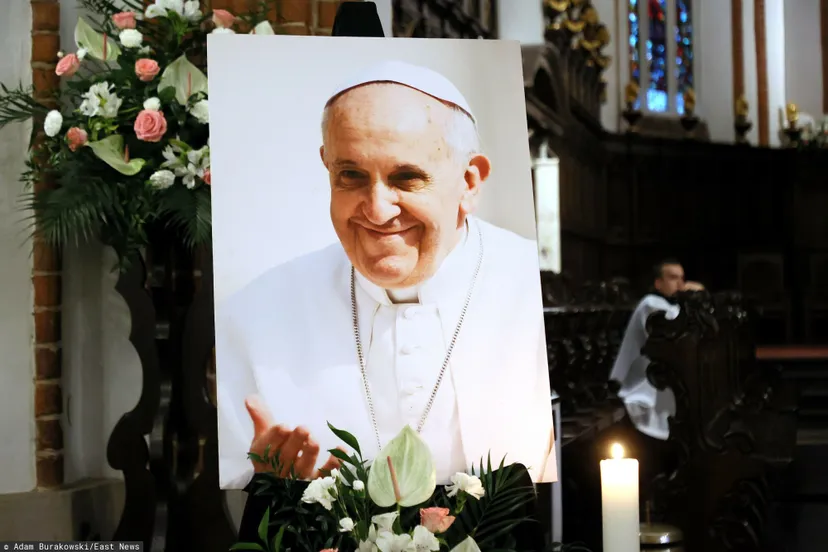 Pogrzeb papieża Franciszka. Wierni ze świata pogrążają się w żałobie, a w Watykanie trwają żniwa