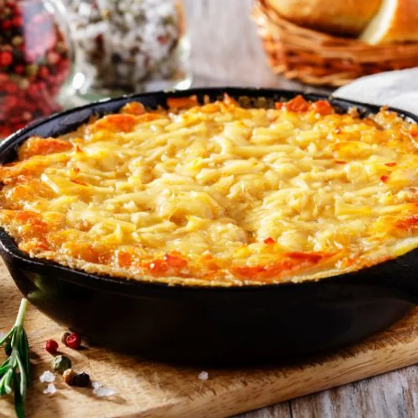 Weź makaron i mięso mielone. Taka zapiekanka to idealny obiad nawet na 2 dni