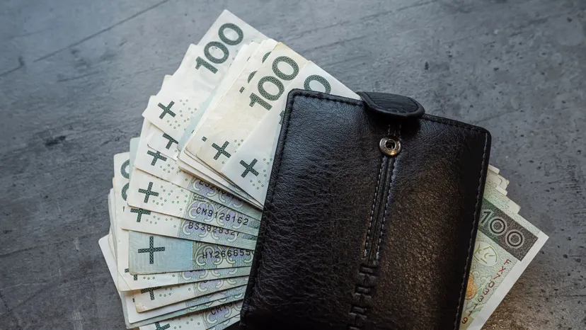 ZUS zabierze do 989 zł z pobieranego świadczenia. Emeryci muszą się pilnować