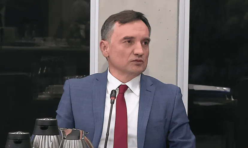 Policja czekała na lotnisku. Zbigniew Ziobro ujawnił majątek, kluczowy element "wyparował"