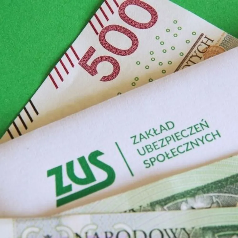 Nawet 900 zł więcej co miesiąc. Część kobiet czeka drugie wyliczenie z ZUS