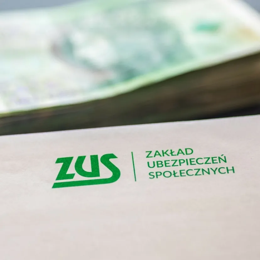 Przepracowała 10 lat i osiągnęła wiek emerytalny. Taką emeryturę wypłaca jej ZUS