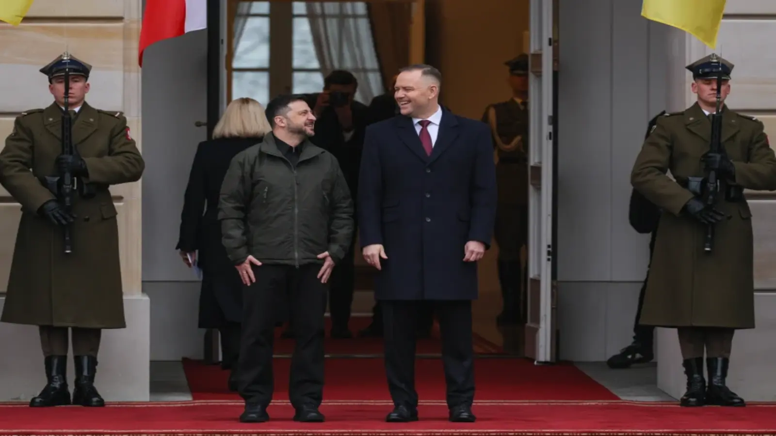 Tak ubrał się Wołodymyr Zełenski podczas spotkania z Karolem Nawrockim. Ludzie nie kryli zaskoczenia