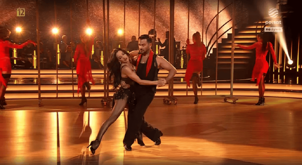 Namiętność na scenie w "TzG i to tuż przed 22. Dzieci to widziały!