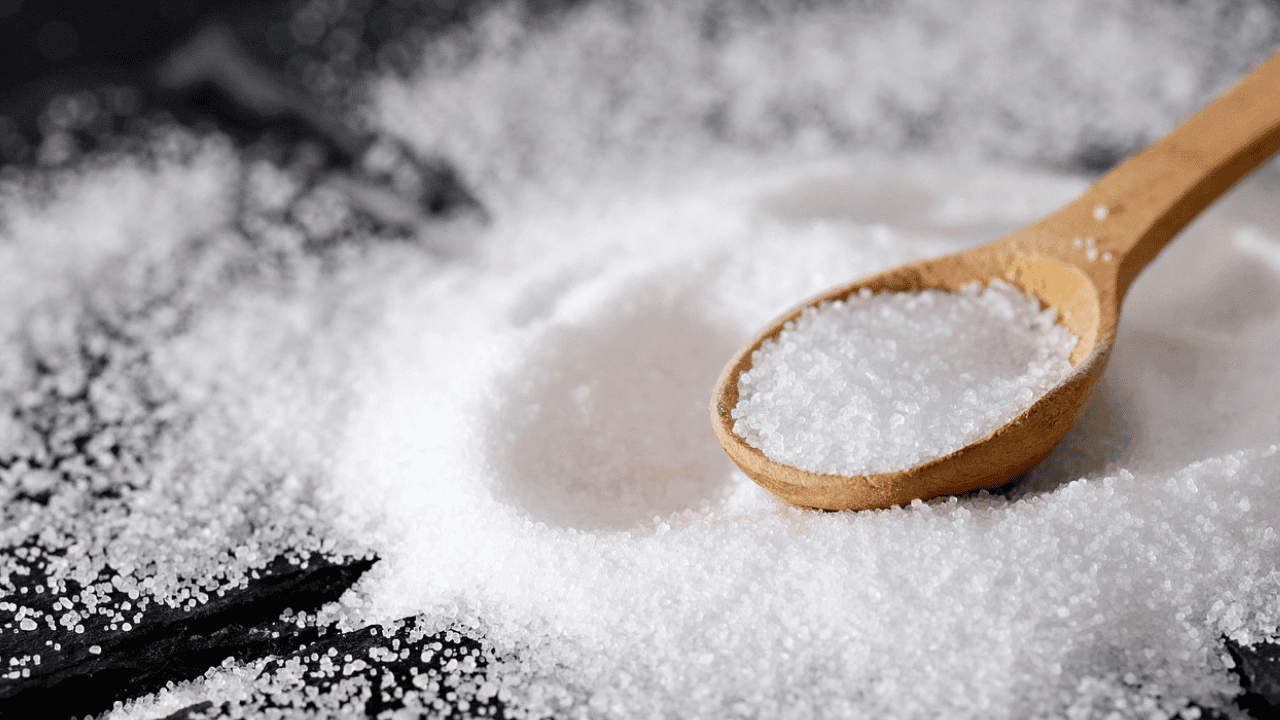 Polki i Polacy używają jej do każdej potrawy. Zwiększa ryzyko groźnej choroby o 300 procent