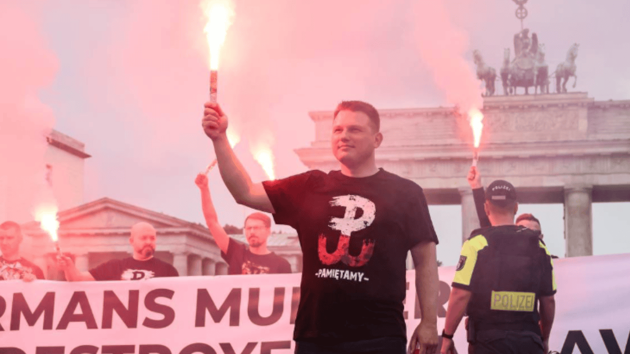 Trudno uwierzyć, co zrobił Mentzen w godzinę "W" w Berlinie. Mówi o tym cały świat