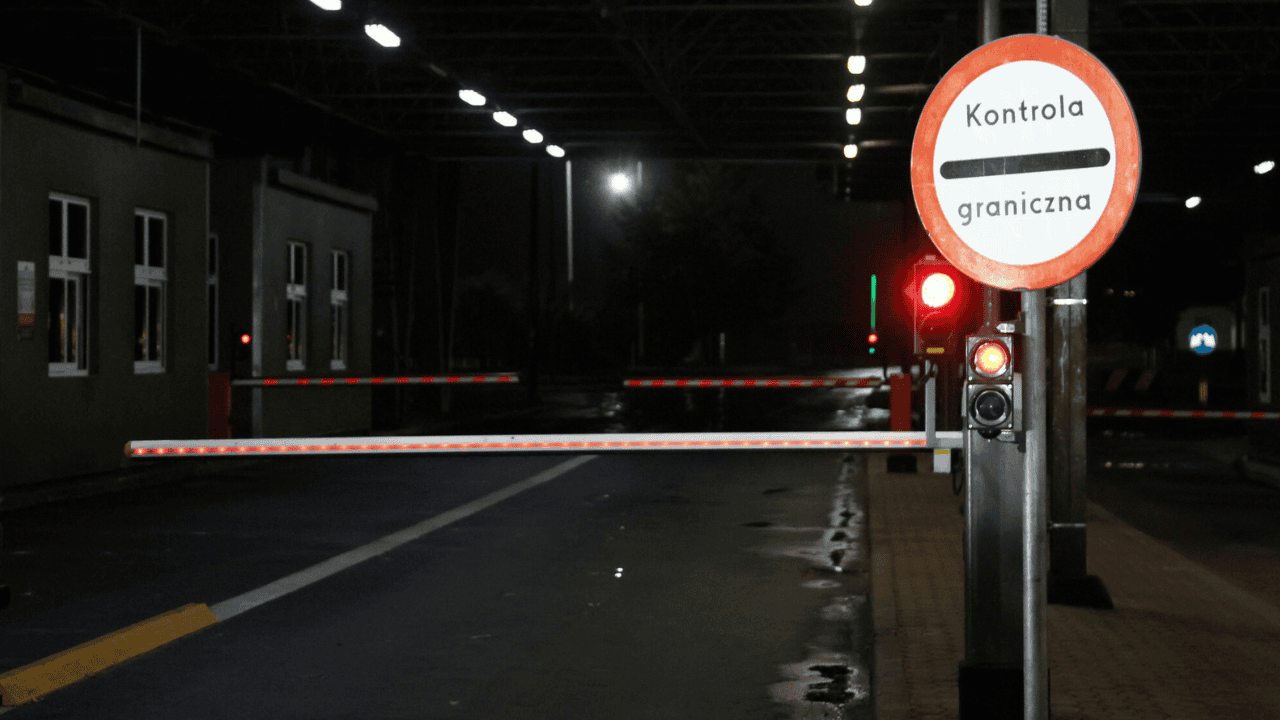 Ruch graniczny z Białorusią przywrócony. Kolejki na przejściach granicznych