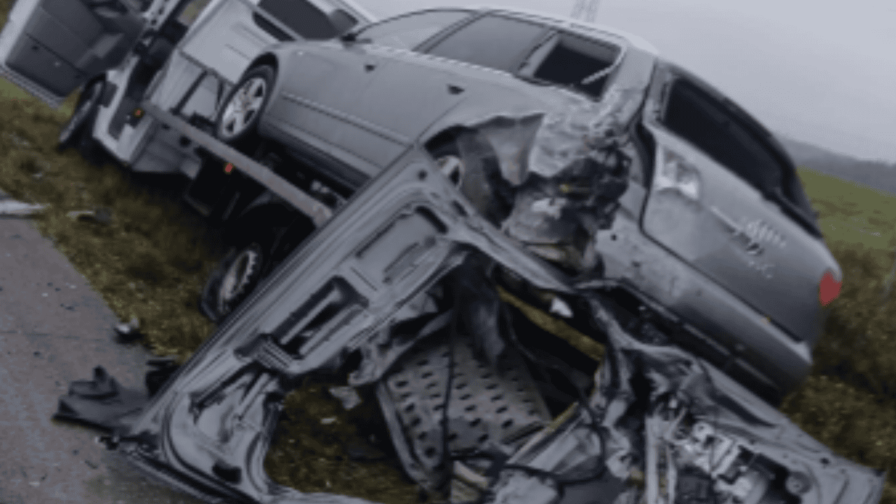 Była 6:40. Nie żyje jedna osoba, trzy są ranne. Aż 8 zastępów strażaków w akcji