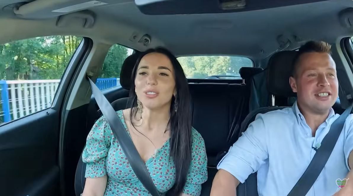 To on zastąpił miejsce Krzysia. Aga z "Rolnika" pokazała się z ukochanym