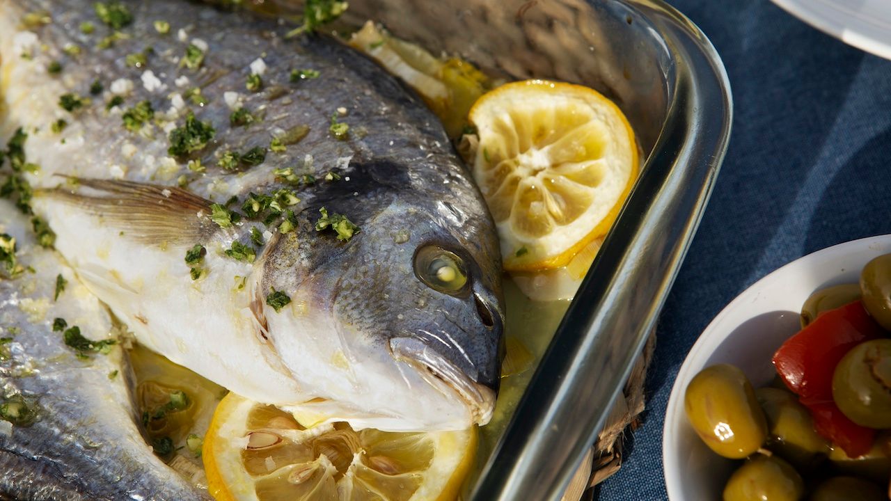 Zakazana w Japonii i we Włoszech, w Polsce to hit lata. Co kryje popularne danie nad Bałtykiem?