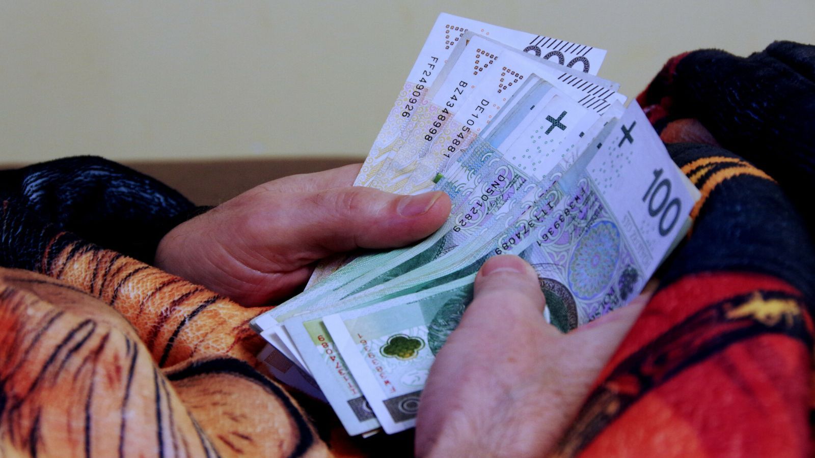 Trzy grupy seniorów wykluczone z 13. emerytury. Jesteś na liście, nie dostaniesz pieniędzy