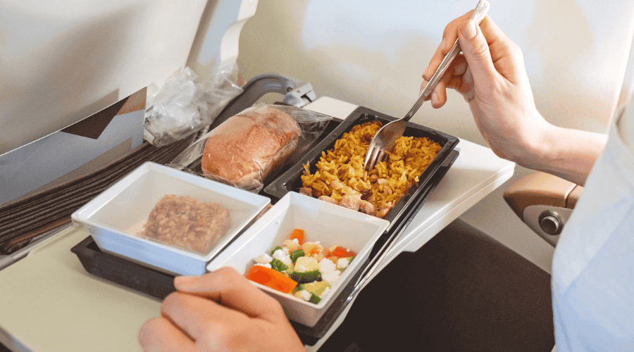 Posiłek w samolocie