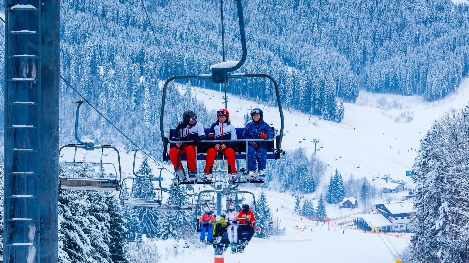 Nie Austria i Włochy. To tam Polacy pojadą w tym roku na narty