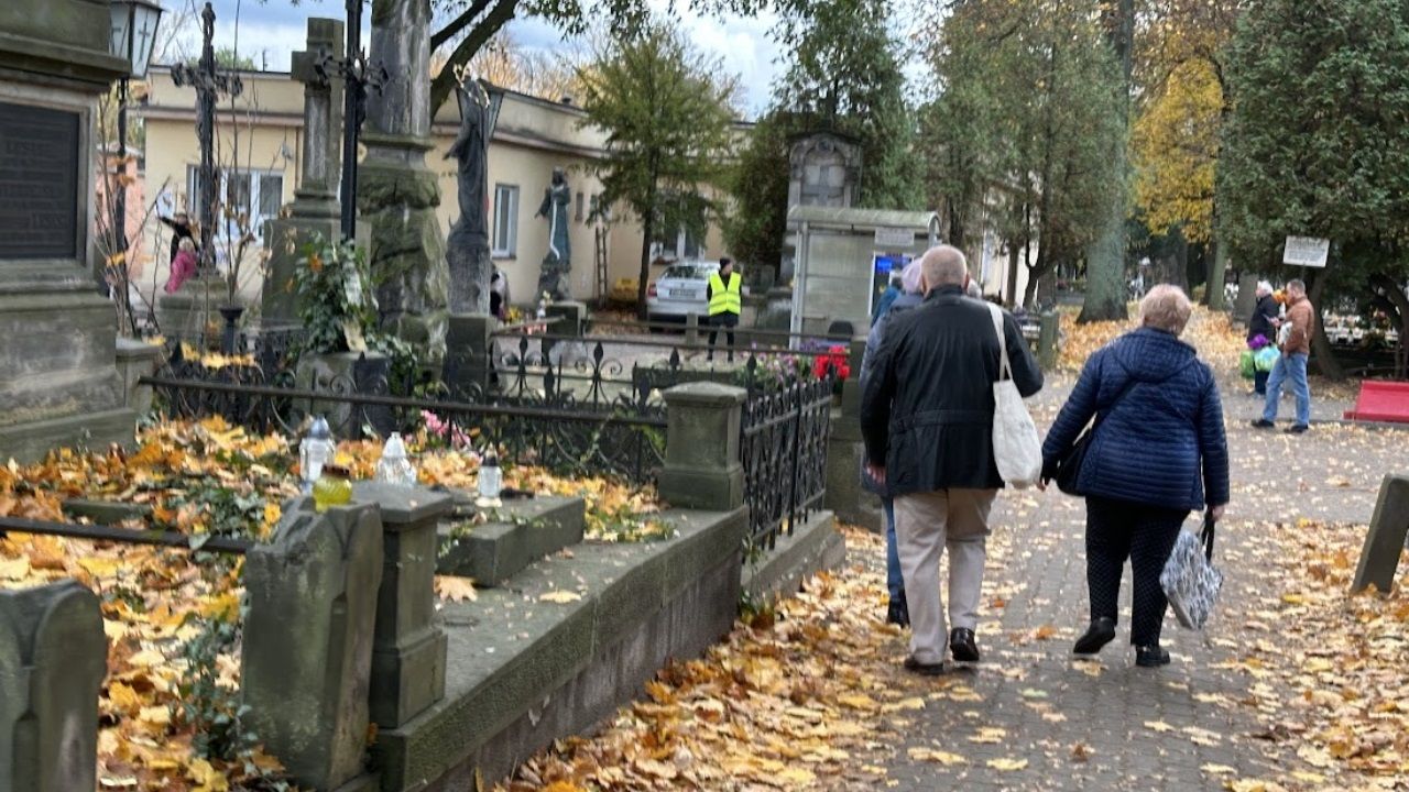 Koniecznie zrób to, gdy wrócisz z cmentarza we Wszystkich Świętych. Chodzi o bezpieczeństwo