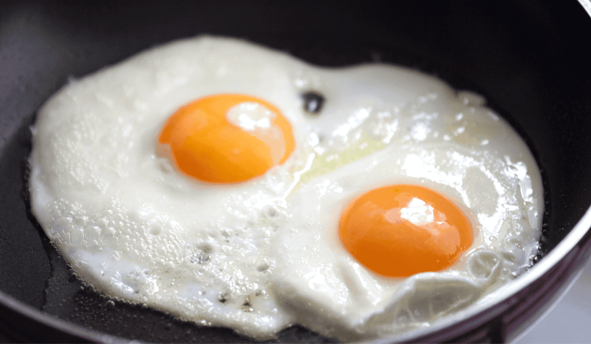 Jak zrobić idealna jajka sadzone?