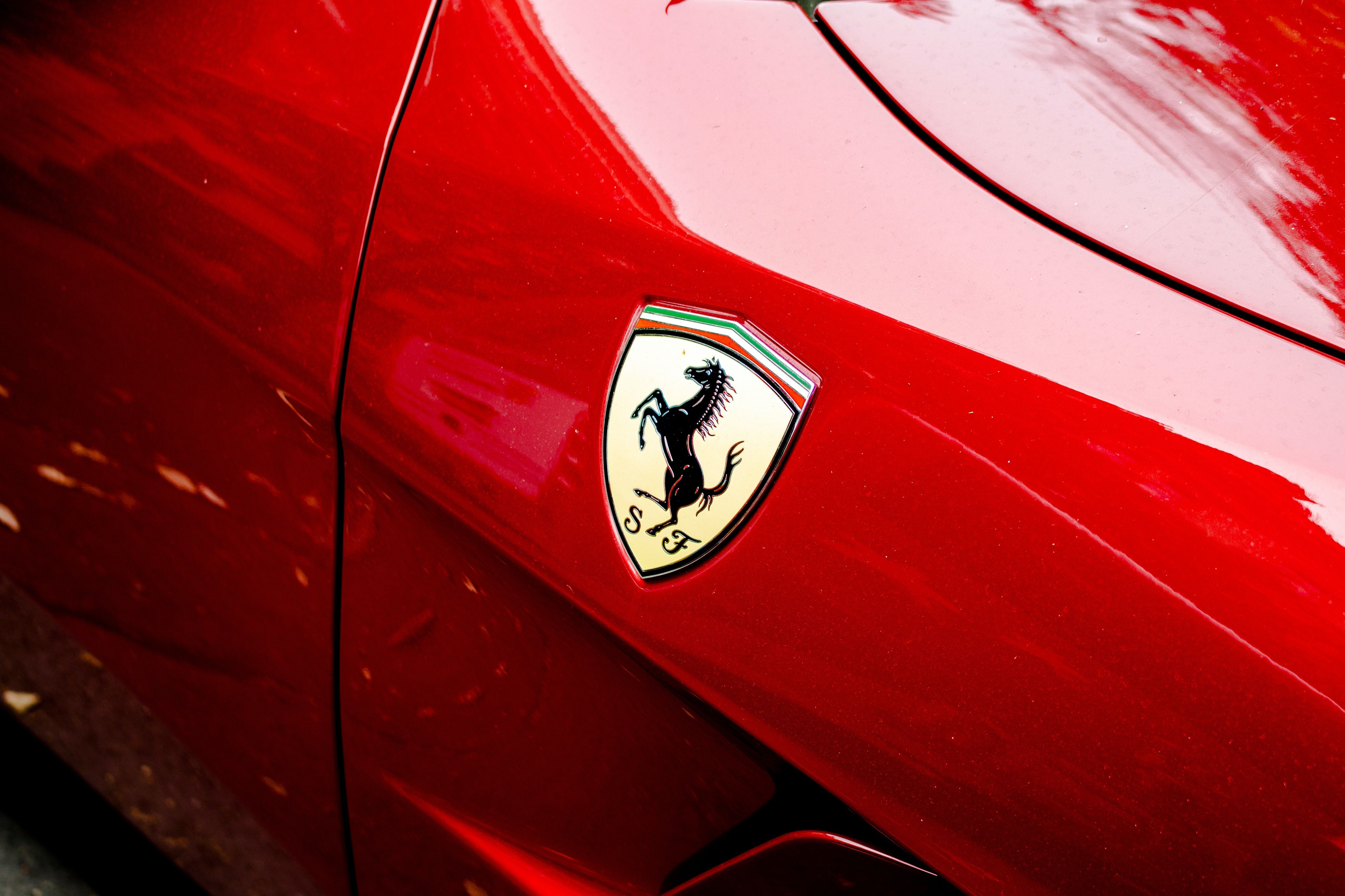 Ferrari i Lamborghini wycofują się z Rosji