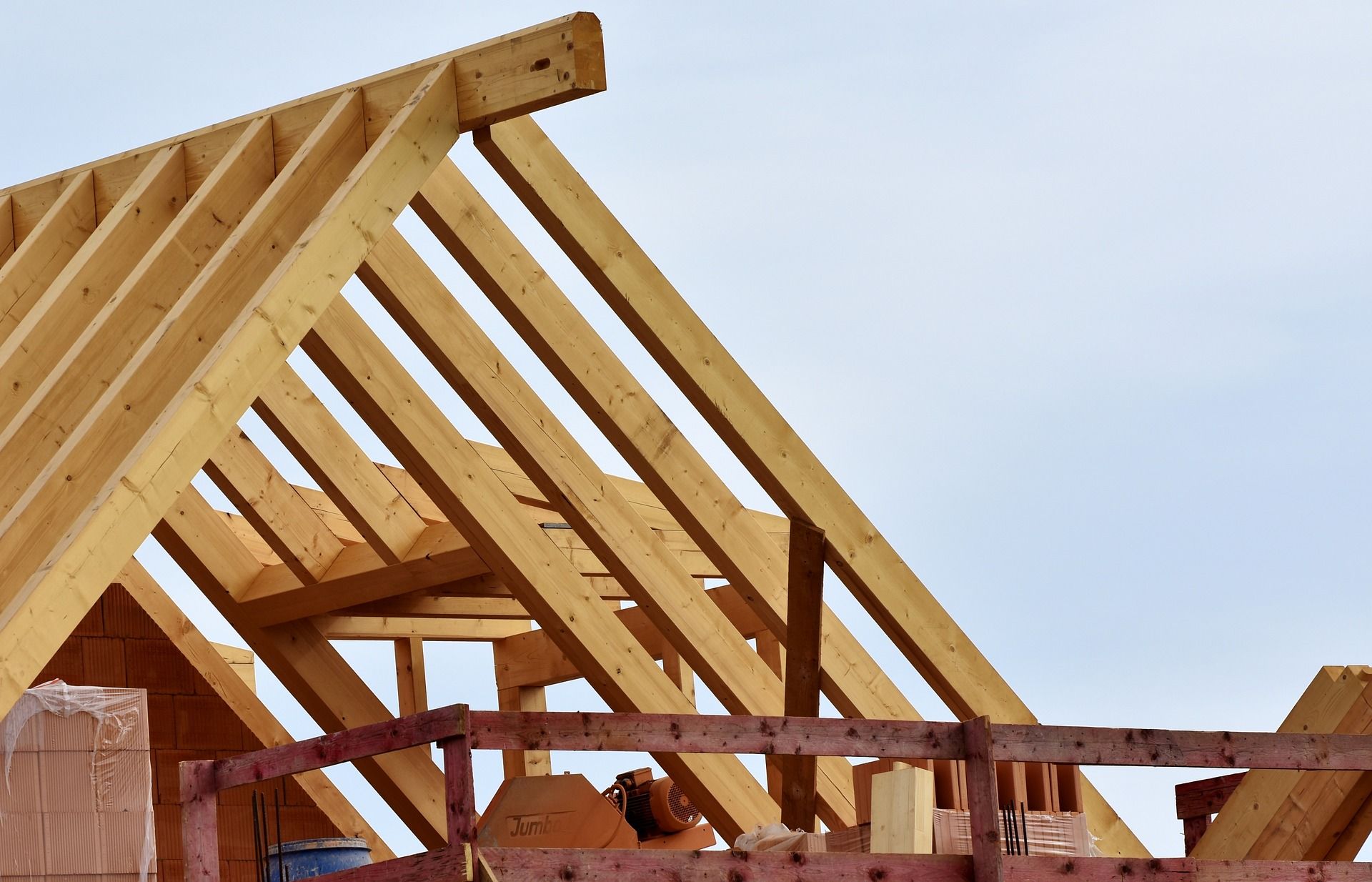 Lukarna dachowa – charakterystyka, budowa, rodzaje