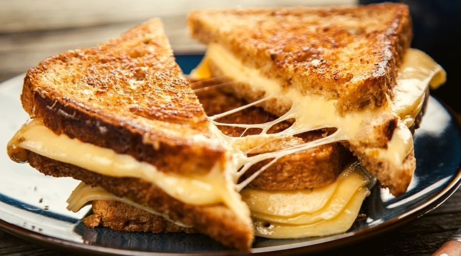 Szybkie tosty z serem w 10 minut