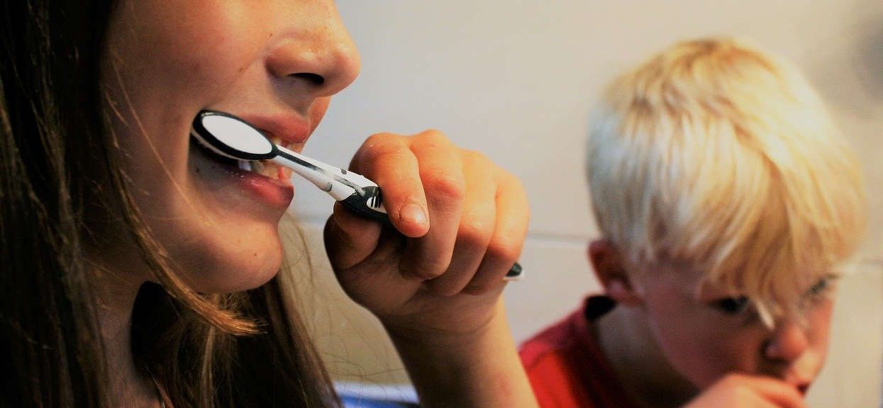 Zęby: jak zachęcić dzieci do mycia zębów
