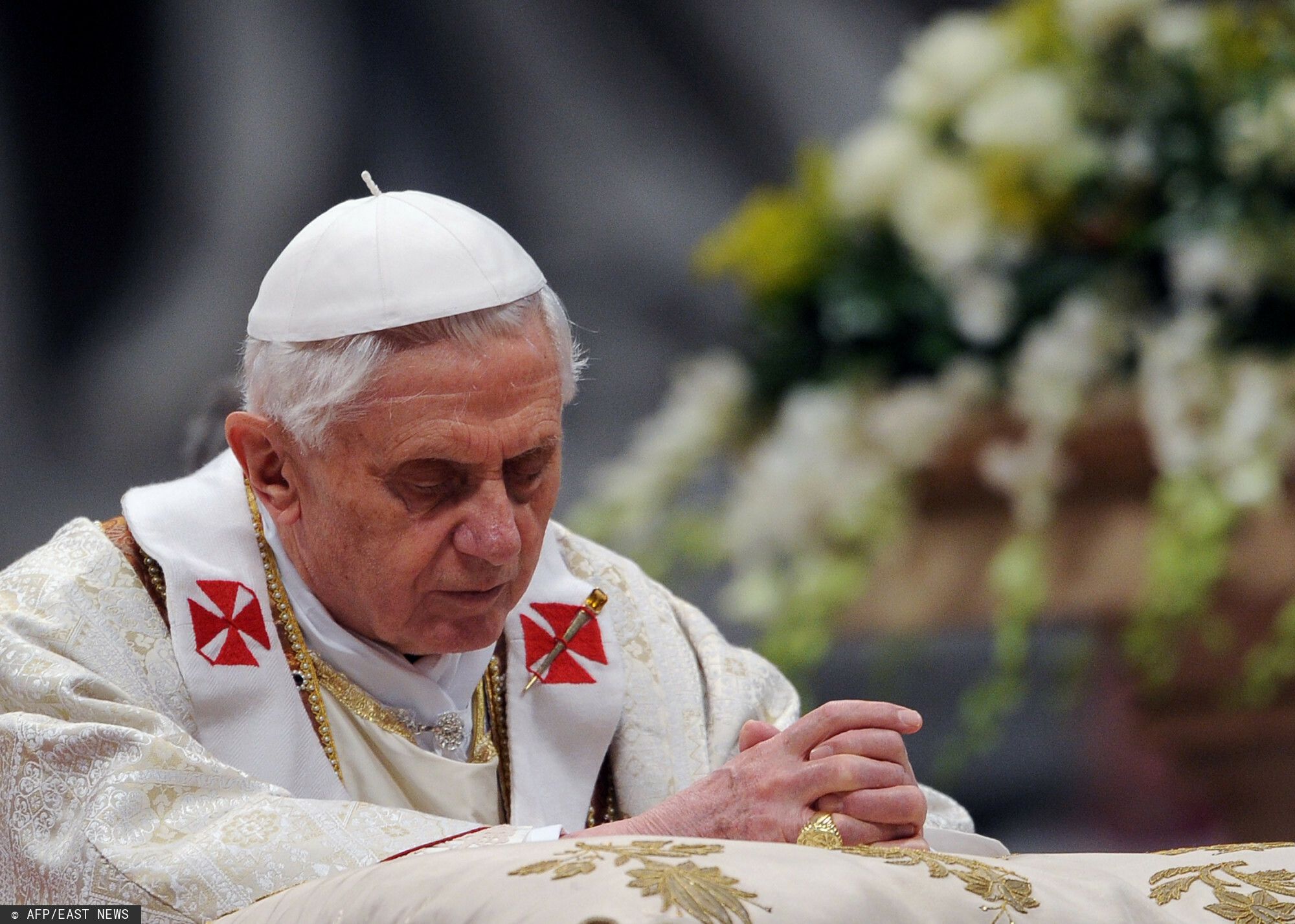 Do Polaków po katastrofie smoleńskiej zwrócił się również papież Benedykt XVI
